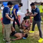 shivaji-parashuram-being-treated-after-he-collapsed-at-the-end-of-the-10000m-race-on-friday.jpg