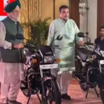 hero-launches-splendor-hf-deluxe-flex-fuel-bikes-price-changes.jpg