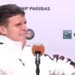 jakub-mensik-suffers-painful-cramp-screengrab.jpg