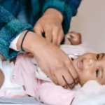 how-to-choose-clothes-for-your-baby-moms-share-mistakes-that-secretly-impacted-their-infants-health.avif