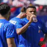 paraguay-france-wcup-soccer.jpg