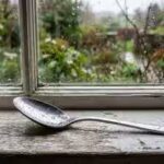 why-are-people-putting-a-metal-spoon-in-their-window-the-science-behind-the-viral-trick.jpg
