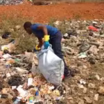 ghanas-capital-discards-300-tons-of-plastic-per-day-now-they-mix-it-with-sand-and-use-it-as-street-p.avif