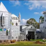 in-1972-a-florida-man-started-building-a-retirement-home-in-a-swamp-decades-later-it-became-a-12000.avif