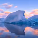 in-1977-a-saudi-prince-towed-an-alaskan-iceberg-to-iowa-to-pitch-shipping-icebergs-to-arabia-for-dri.avif