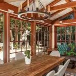 tour-fleas-malibu-home.jpg