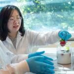 ubc-scientists-ivy-chiu-and-dr-tianxi-yang-in-the-lab.jpg
