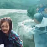 at-the-saryu-river-she-performed-the-final-rituals-in-the-presence-of-priests-and-family-members.jpg