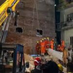 building-collapse-in-delhis-satya-niketan.jpg
