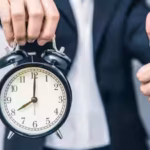 psychology-says-people-who-arrive-very-early-at-work-may-have-this-habit-its-not-always-about-being.avif