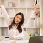 the-5-minute-office-habit-that-can-quietly-improve-your-mood-for-the-rest-of-the-day.jpg