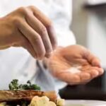 why-chefs-add-salt-gradually-the-simple-cooking-trick-that-can-make-food-taste-better.jpg