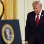 trumps-approval-rating-falls.jpg